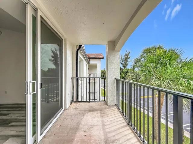 1119 Villa Circle-61