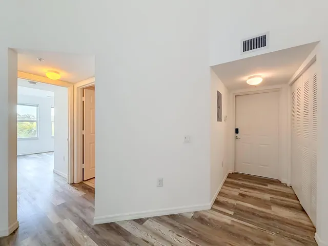 1119 Villa Circle-15