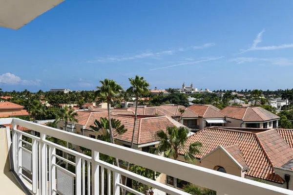 250 Bradley Pl 609 - balcony