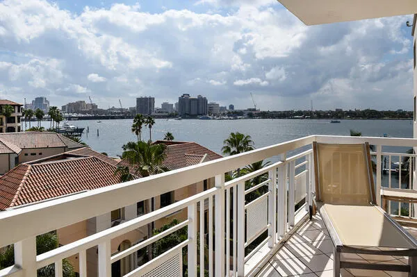 250 Bradley Pl 609 - balcony 2