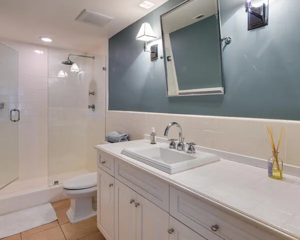 250 Bradley Pl 609 - Bathroom 1