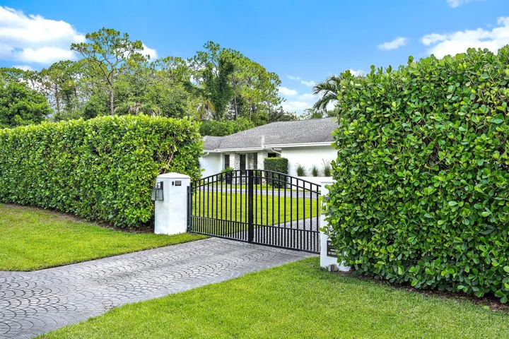 Gated property
