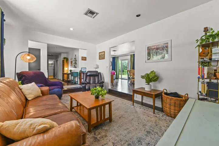 06 Living room 03