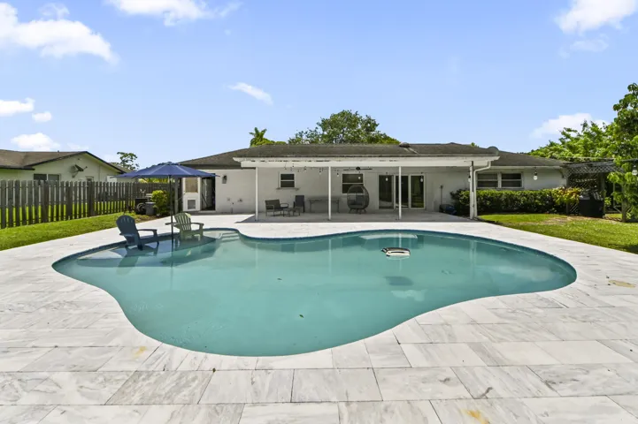33 Backyard 02