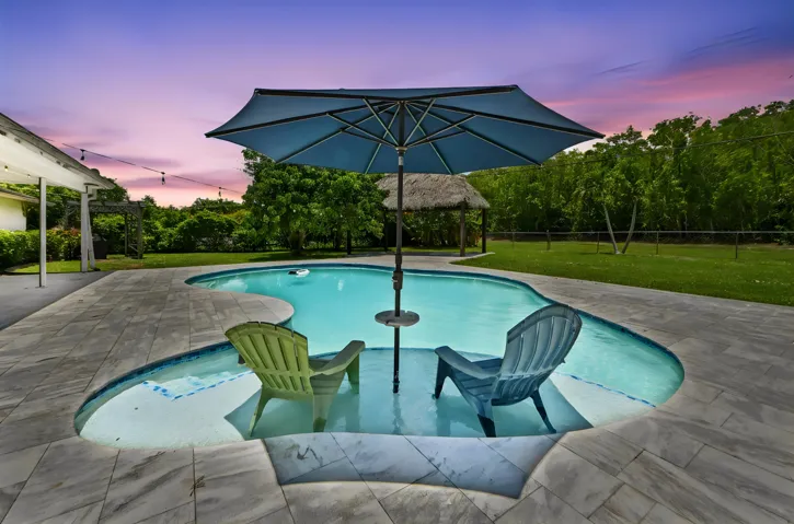 28-Pool-03 - Day To Dusk_TW