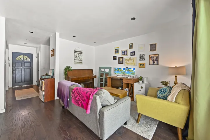 11 Living room 08