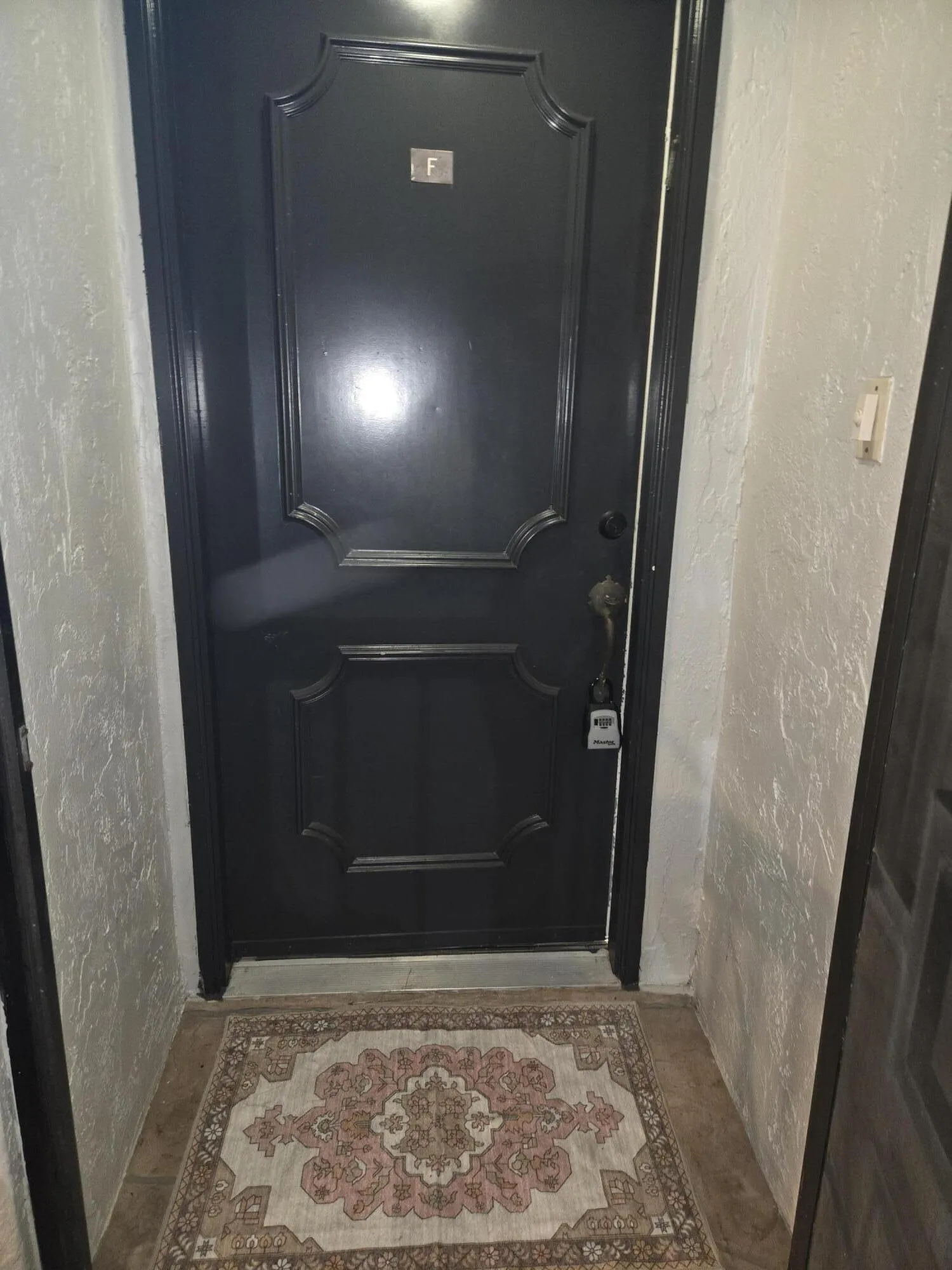 Screened Entryway
