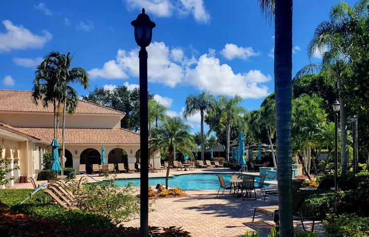 Small exclusive Palm Greens 2 Pool
