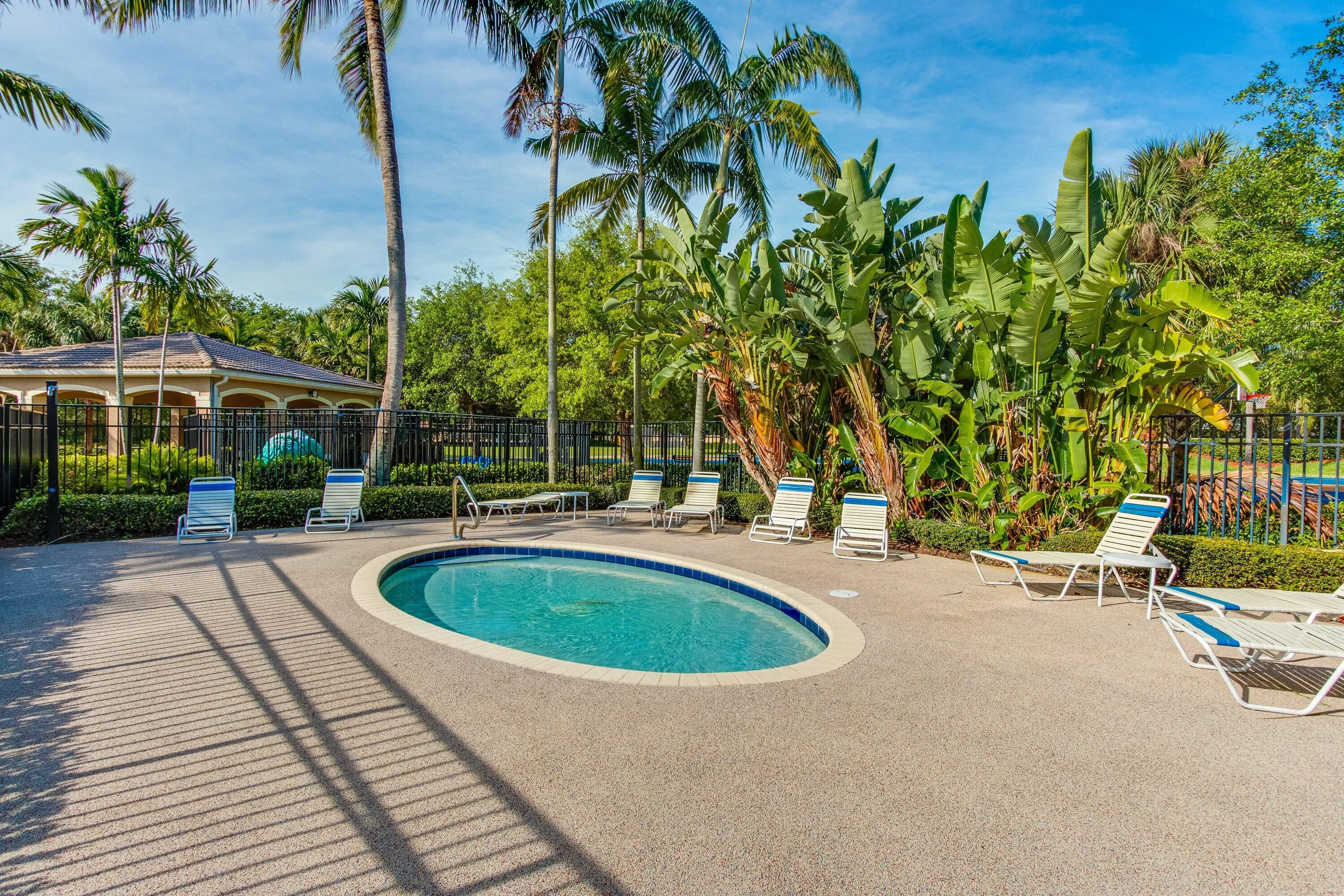 048-5477QueenshipCourt-Greenacres-FL-334