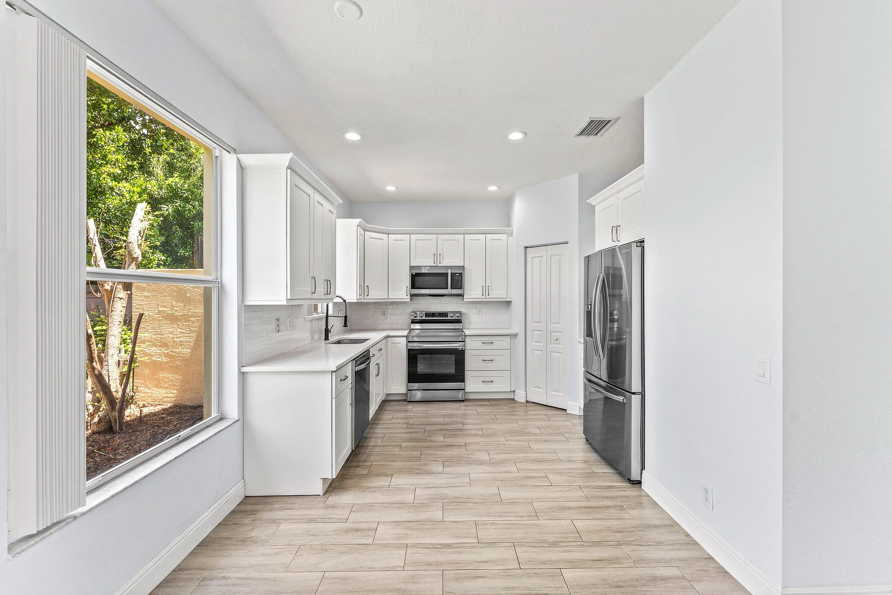 009-5477QueenshipCourt-Greenacres-FL-334