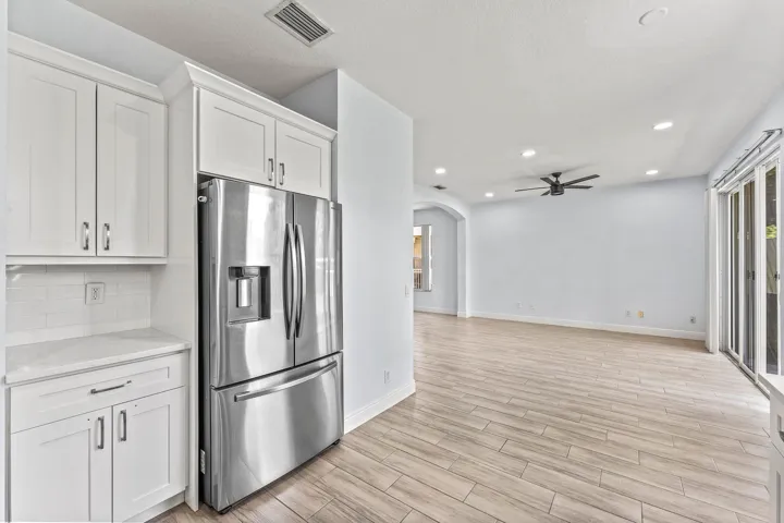008-5477QueenshipCourt-Greenacres-FL-334