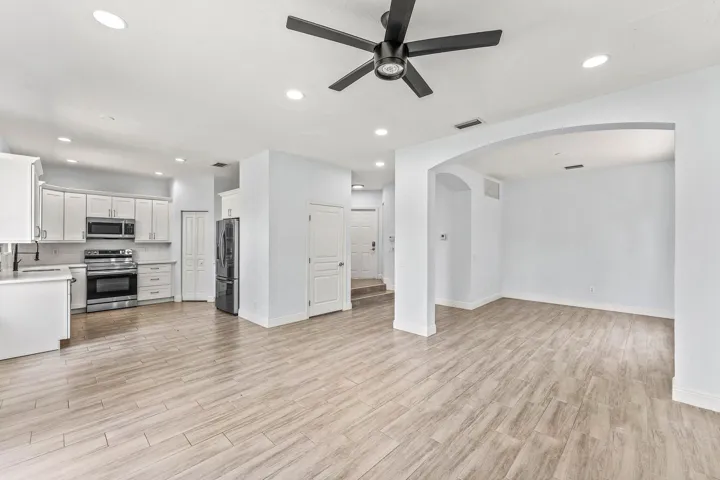 012-5477QueenshipCourt-Greenacres-FL-334