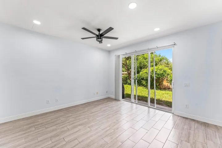 014-5477QueenshipCourt-Greenacres-FL-334