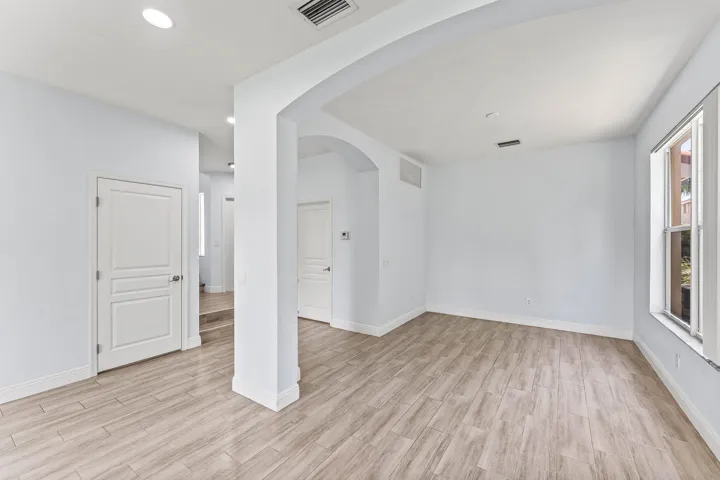 013-5477QueenshipCourt-Greenacres-FL-334