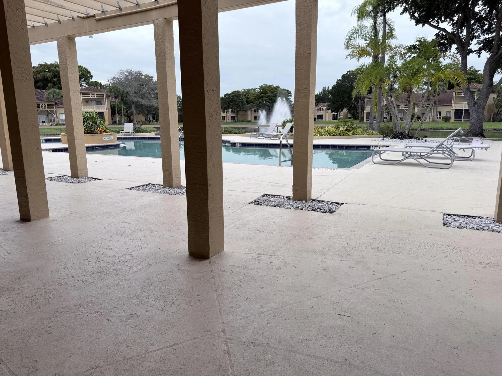 poolview-H