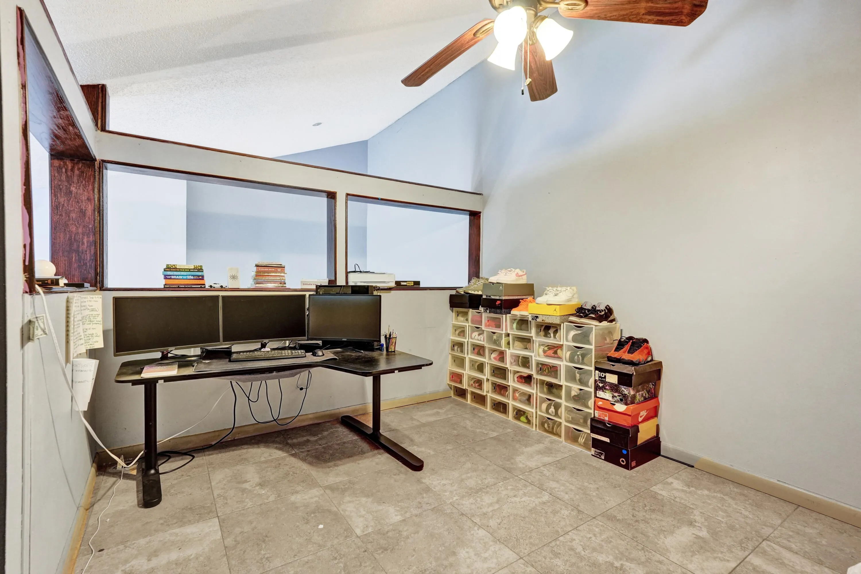 Loft/den