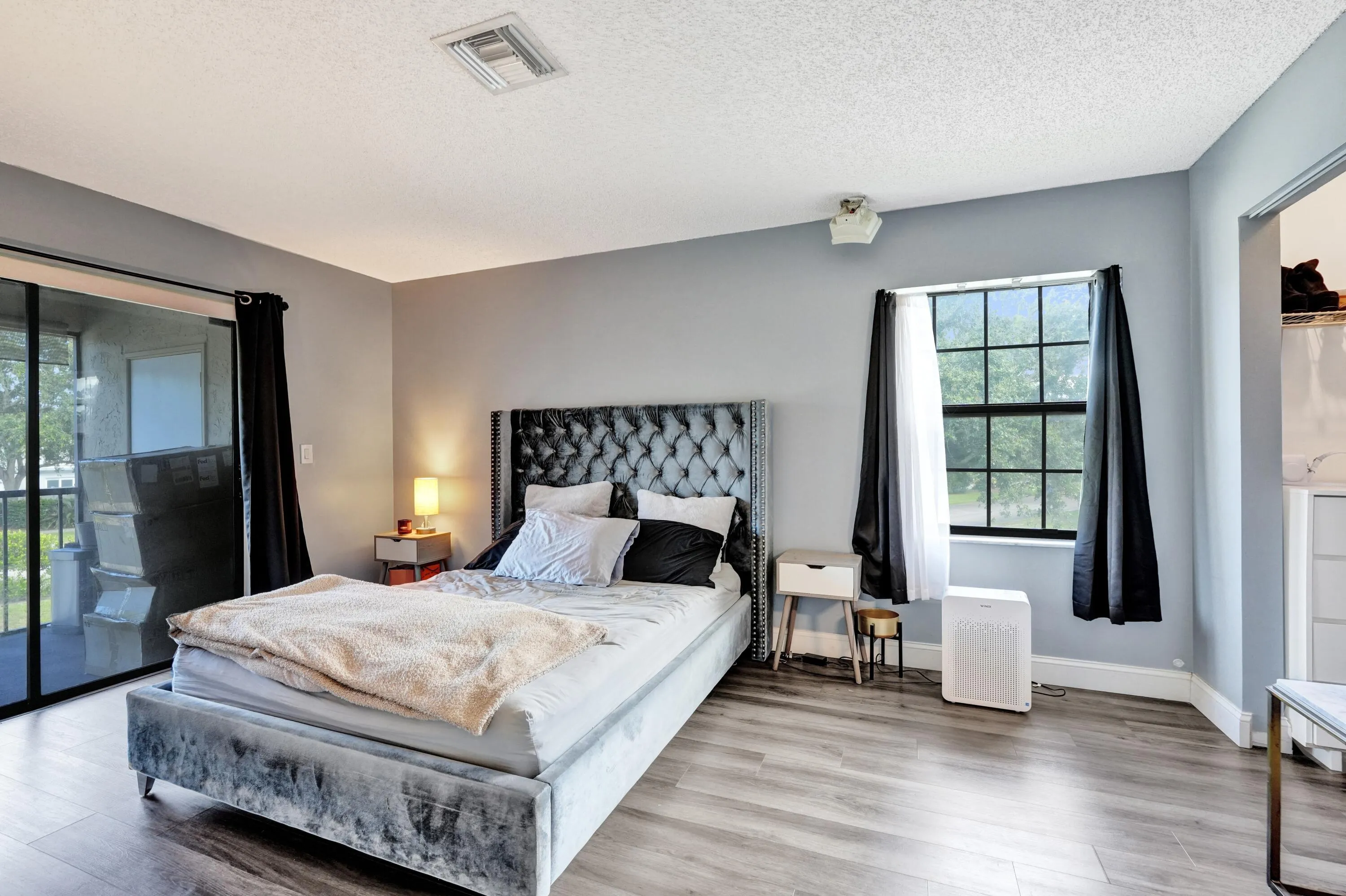 Primary bed