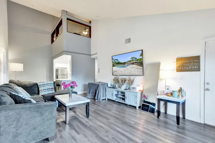 Livingroom4