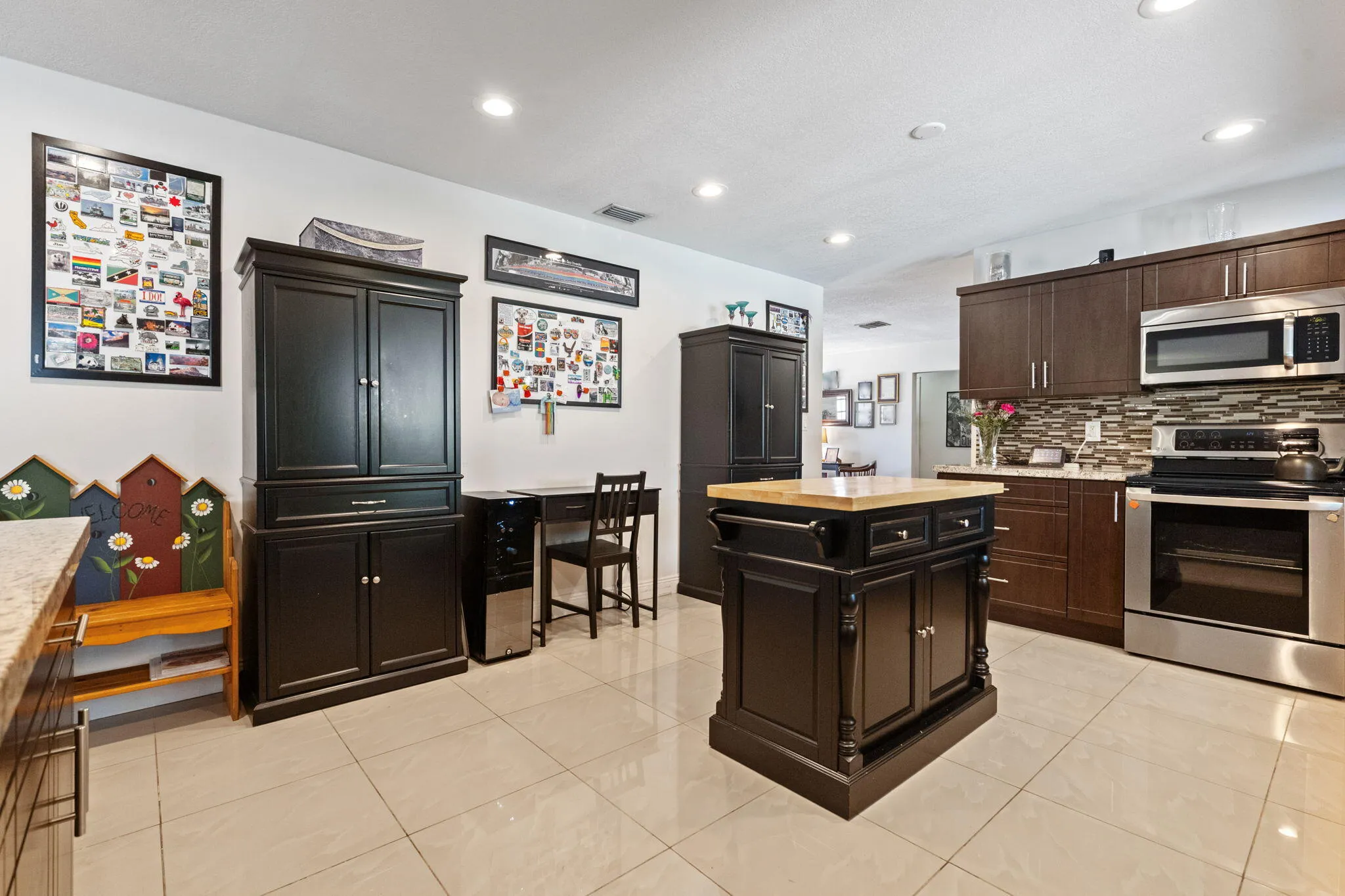 15-web-or-mls-4921-jackson-st