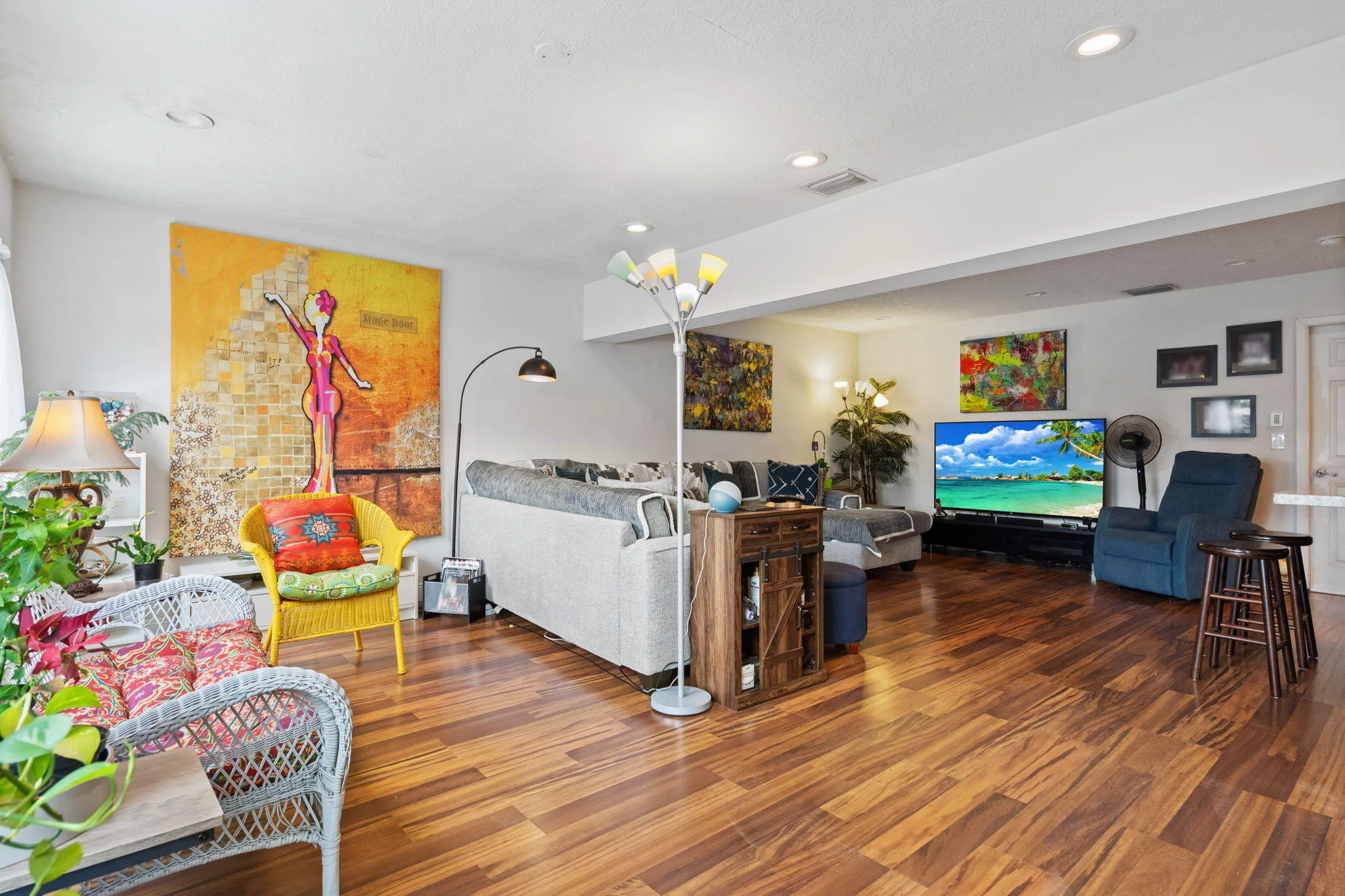6-web-or-mls-4921-jackson-st
