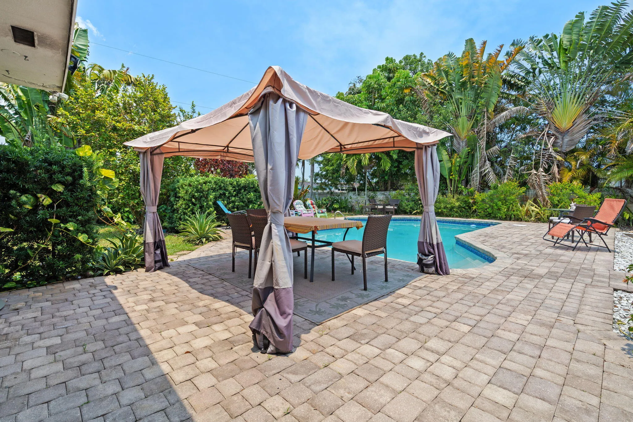 26-web-or-mls-4921-jackson-st