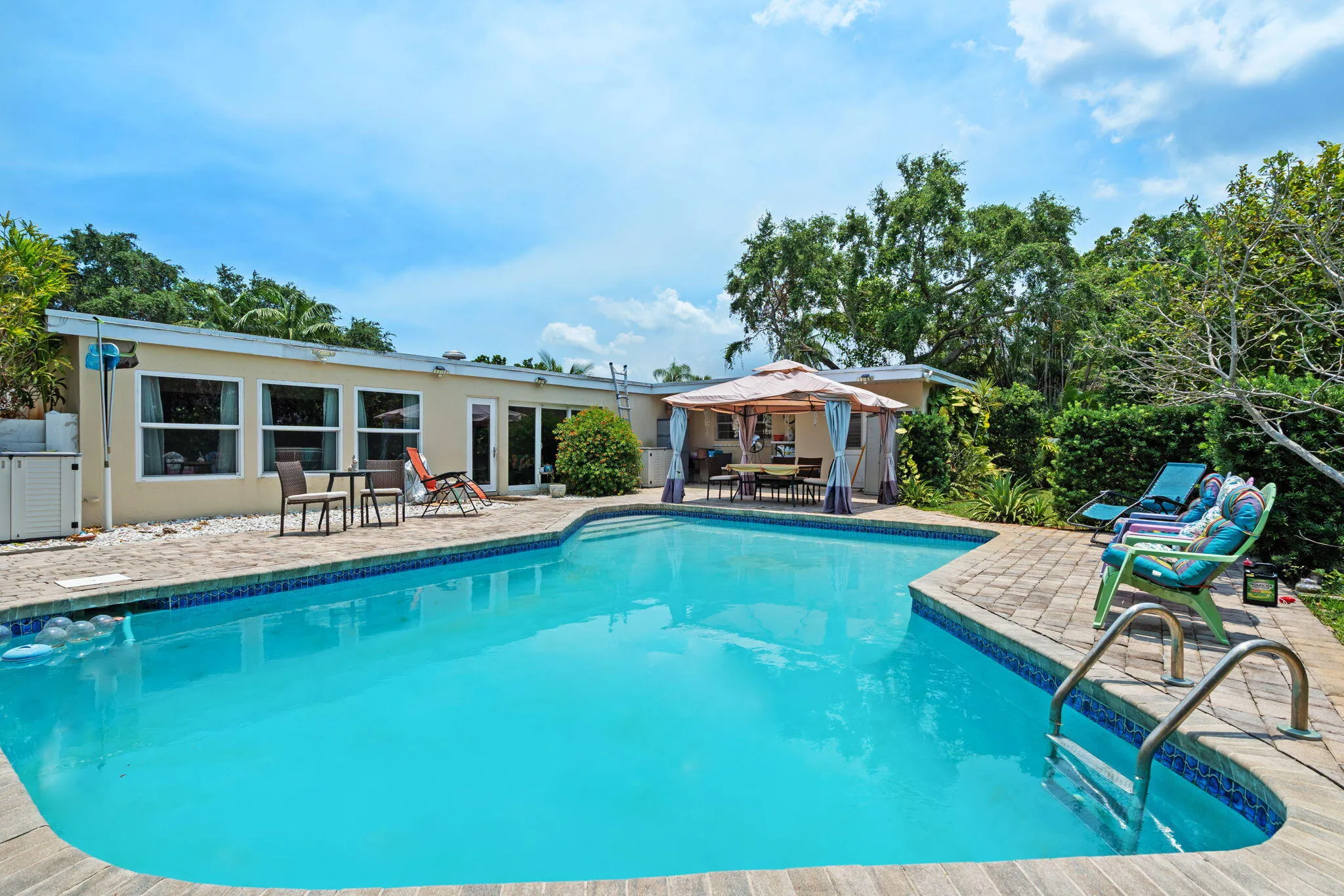 29-web-or-mls-4921-jackson-st