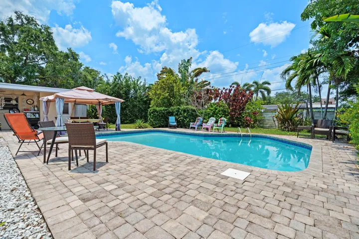 27-web-or-mls-4921-jackson-st