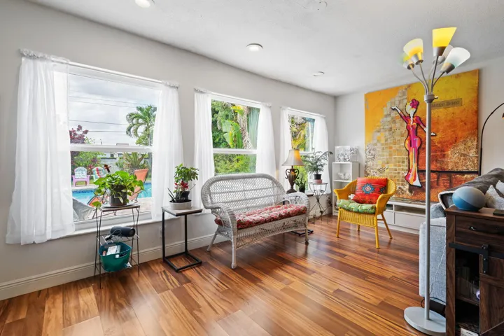 9-web-or-mls-4921-jackson-st