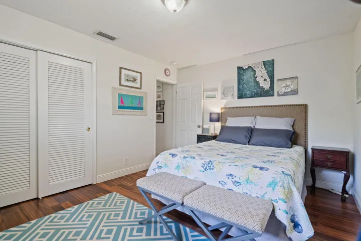 23-web-or-mls-4921-jackson-st