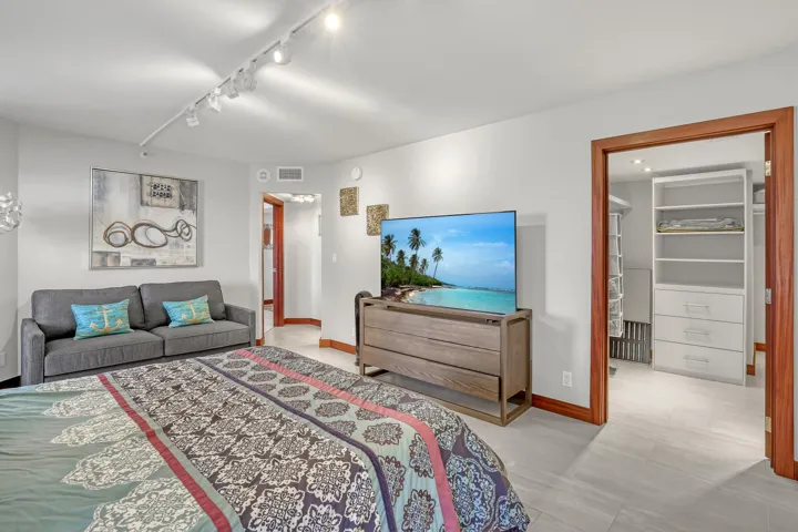 Guest bedroom