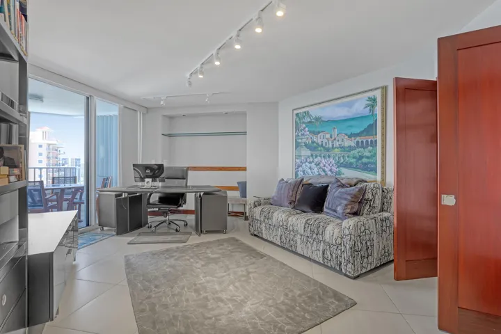 Office/bedroom