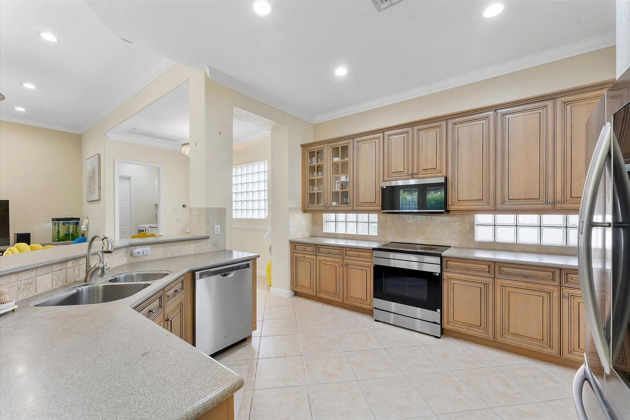 08-11645 NW 71st Place_008