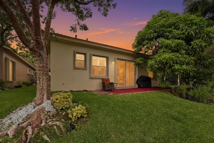63-11645 NW 71st Place_twilight_063