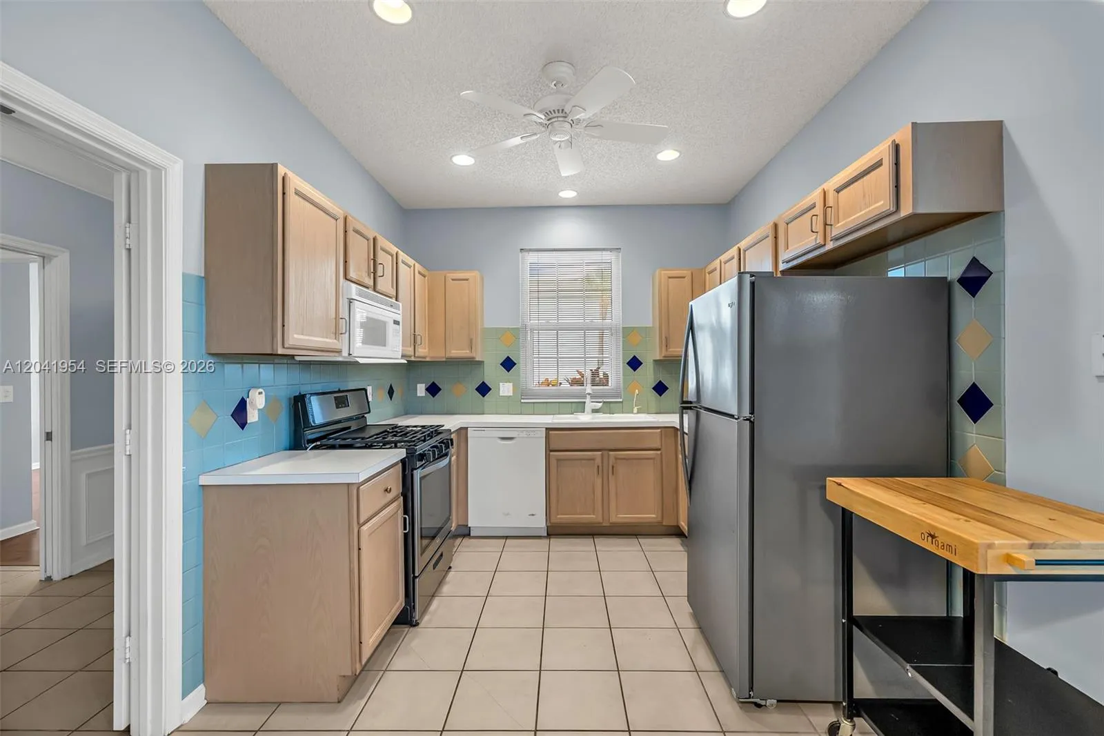 KITCHEN