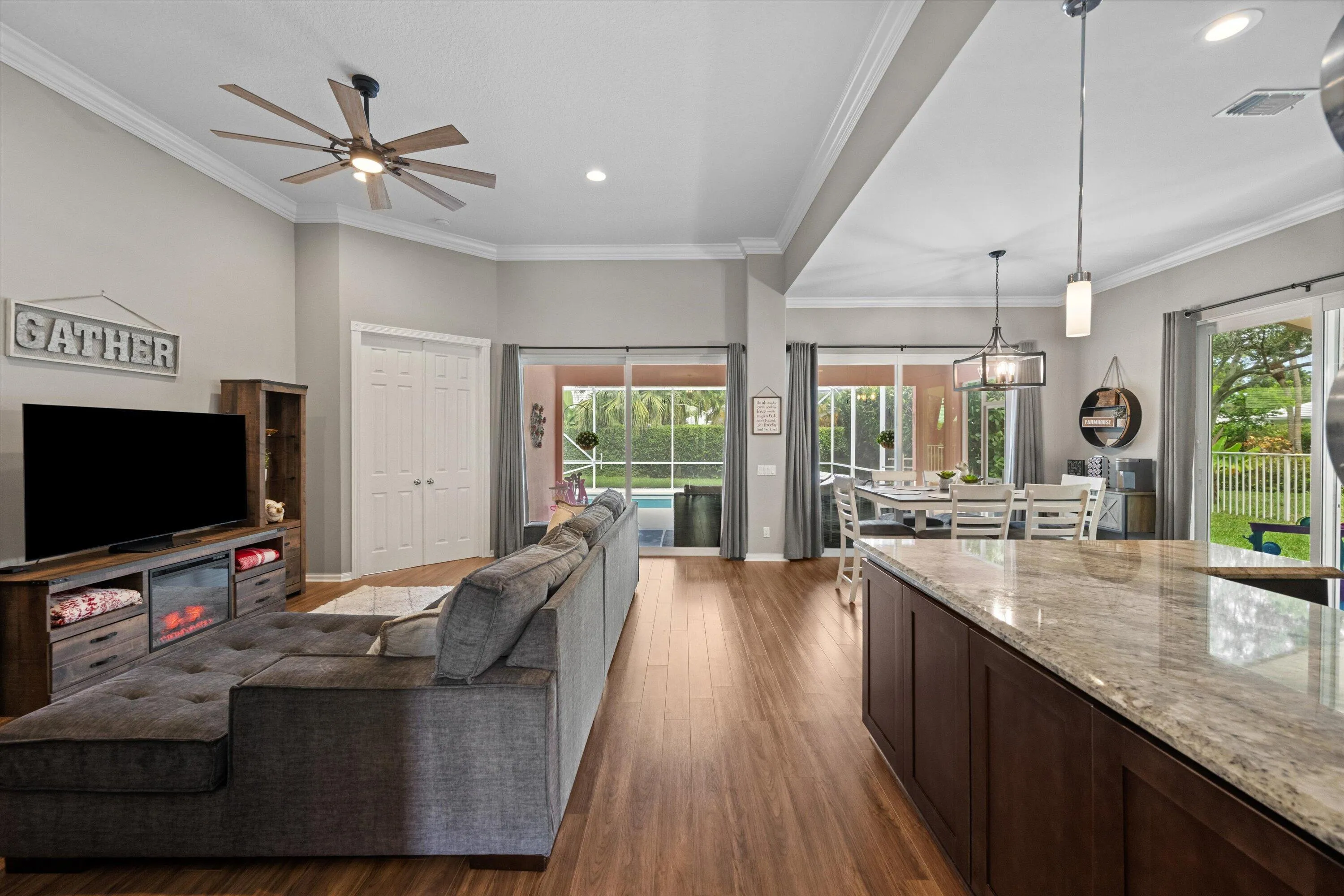 Living/Kitchen