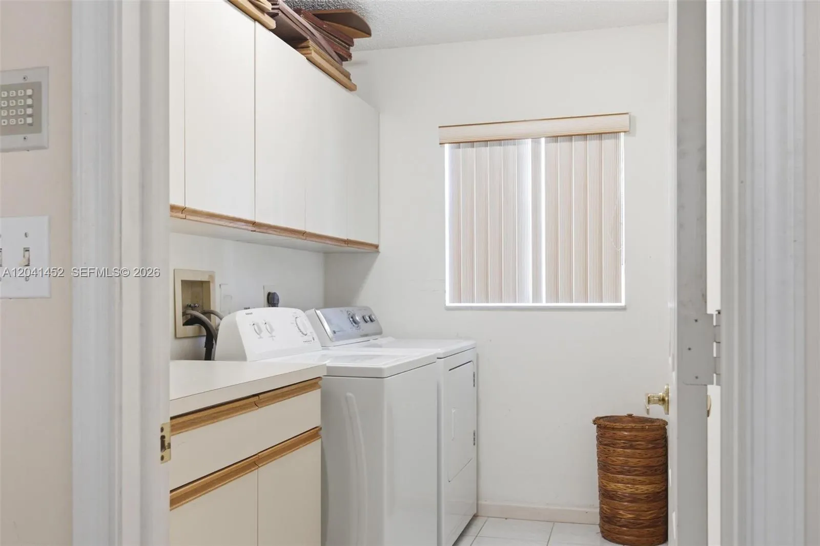 Wonderful Workspace with extra storage!