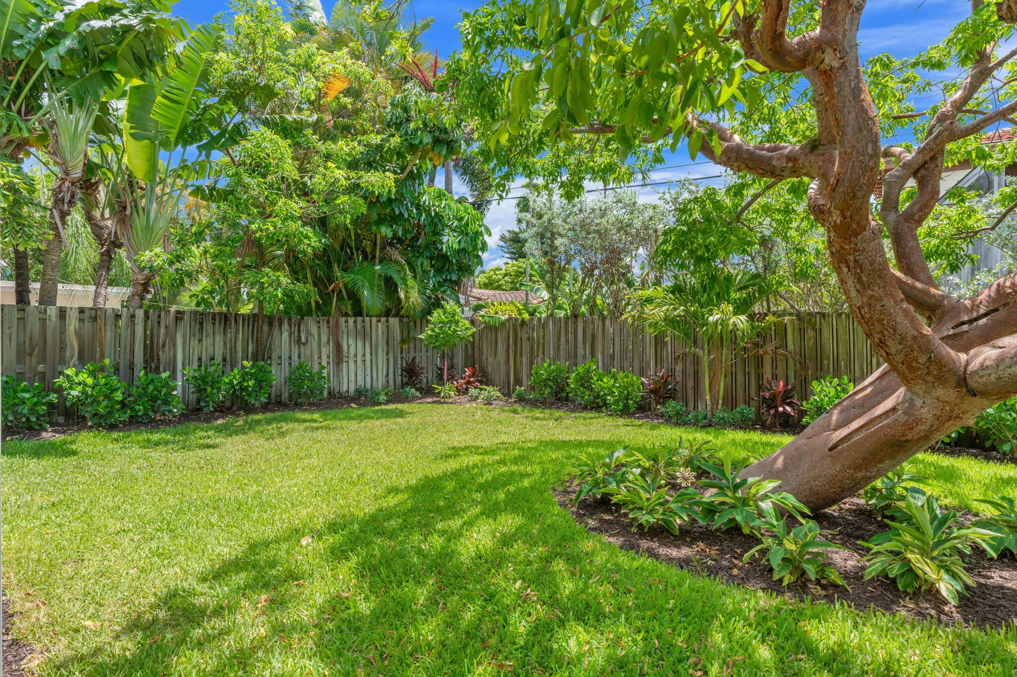 47-web-or-mls-1716 Middle River Dr, Fort