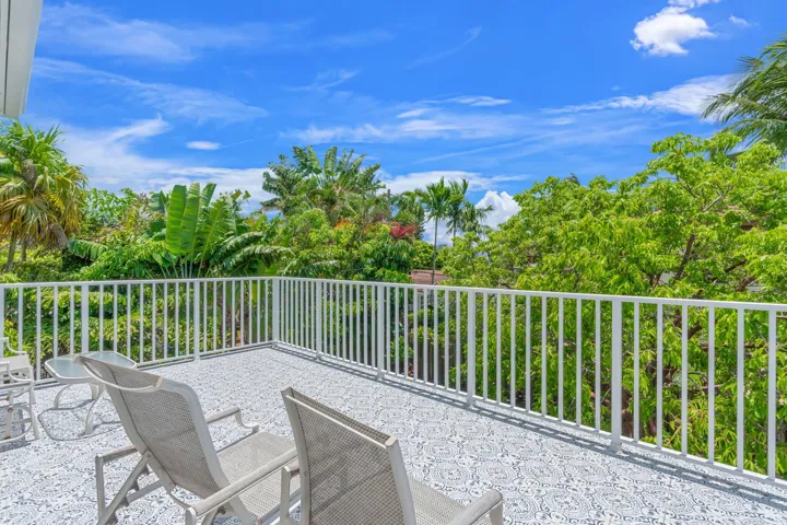 16-web-or-mls-1716 Middle River Dr, Fort
