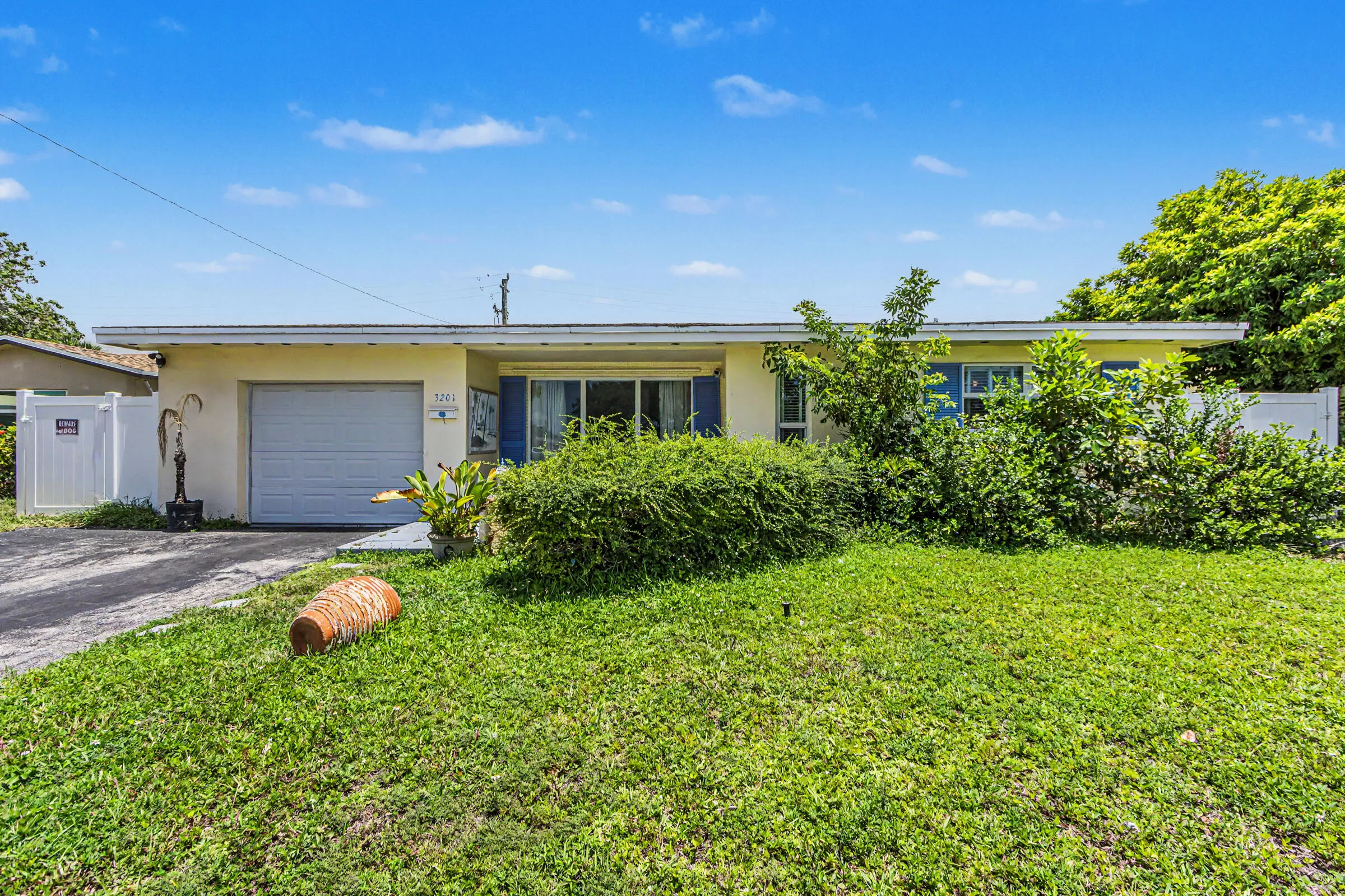 Fantastic location in the Park East area of Hollywood Hills