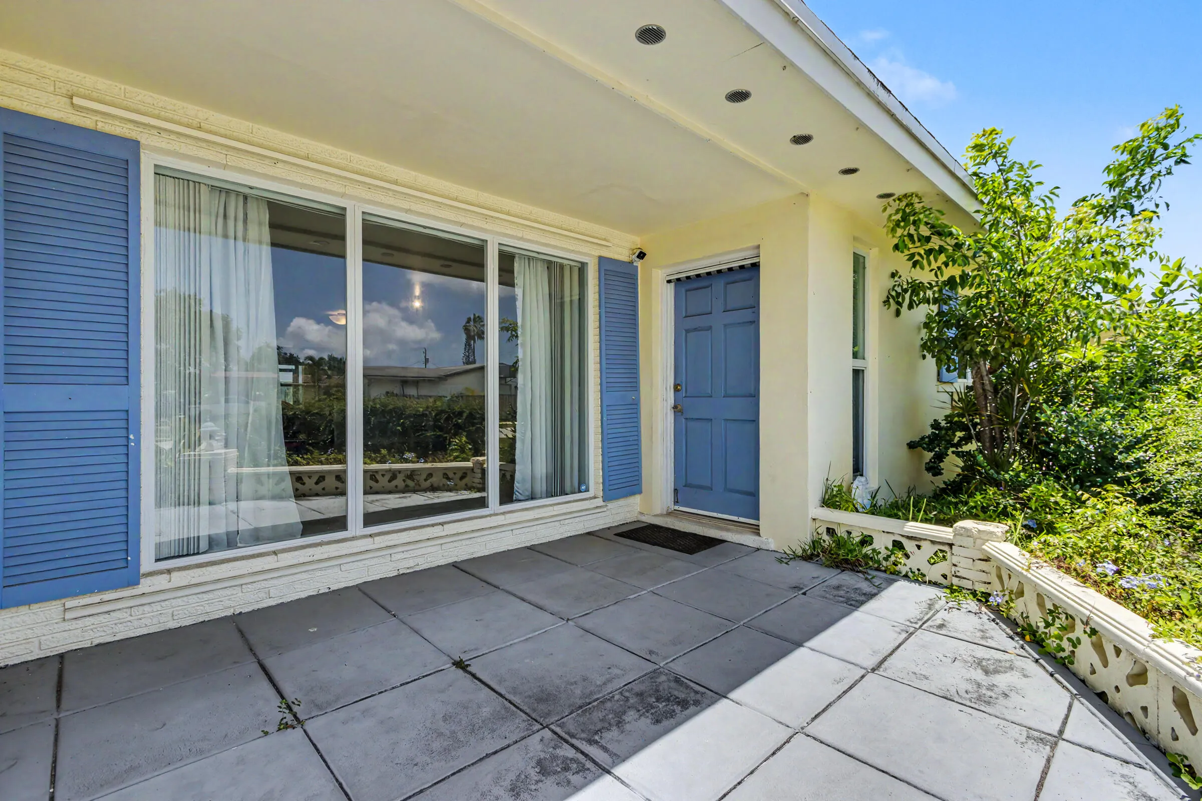 Large entryway