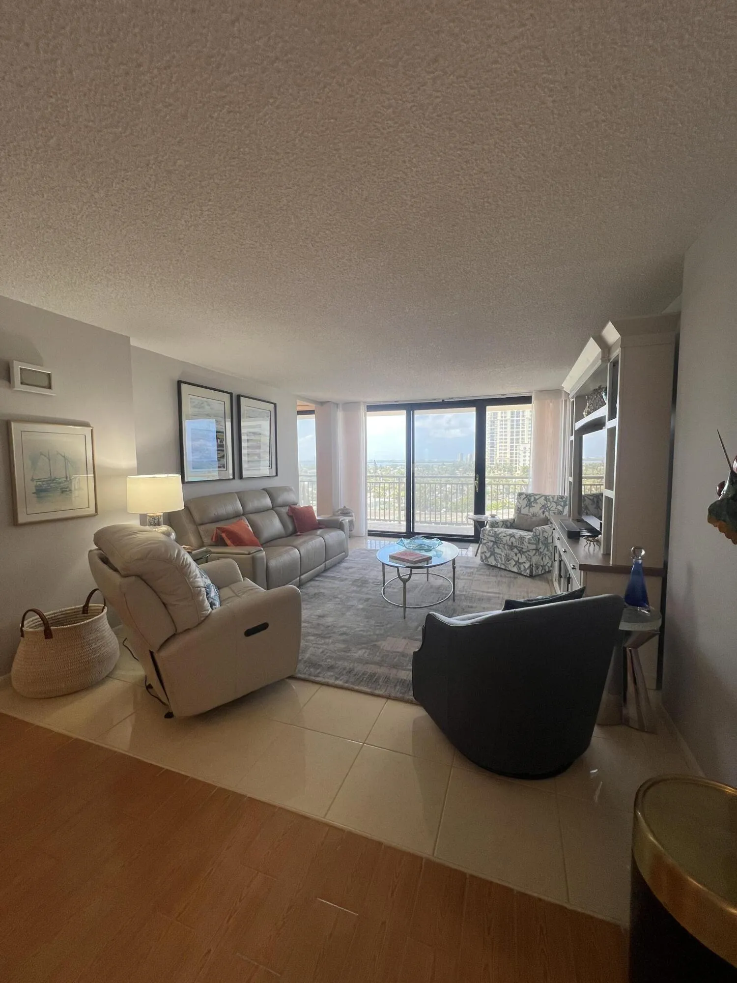 OT i03 Living Room