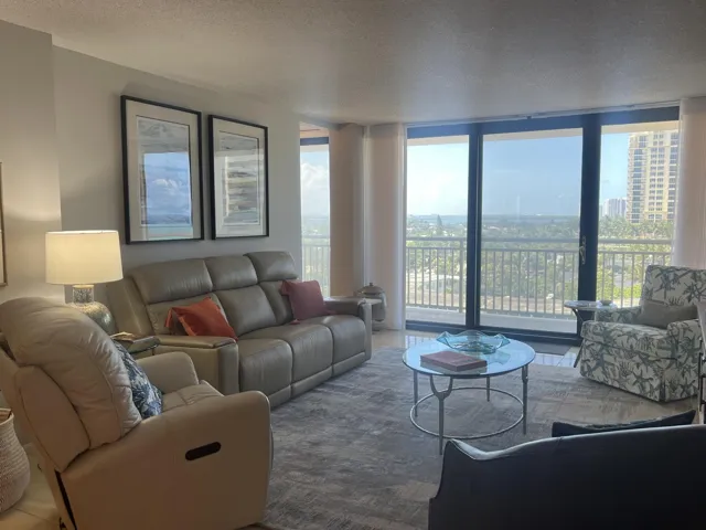 OT 803 Living Room