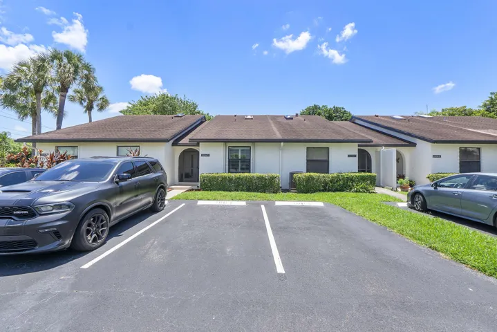 2 Parking Spots
