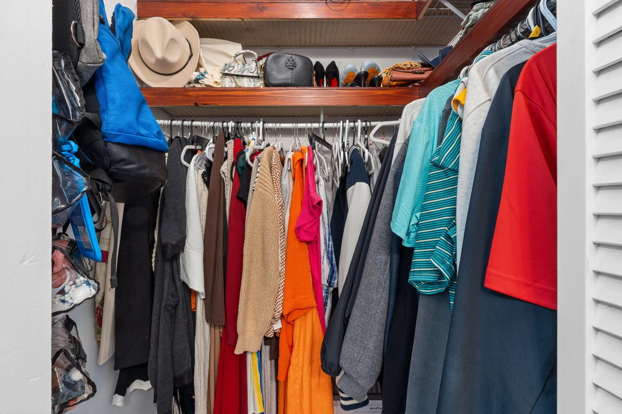 WALK IN CLOSET IN OWNER'S SUITE