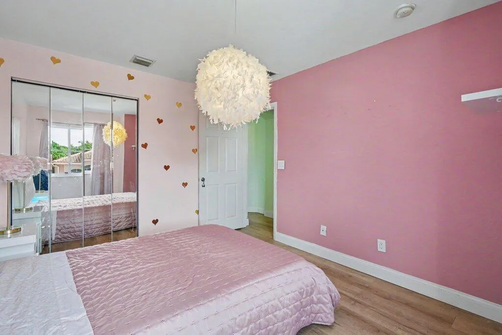 Guest bedroom