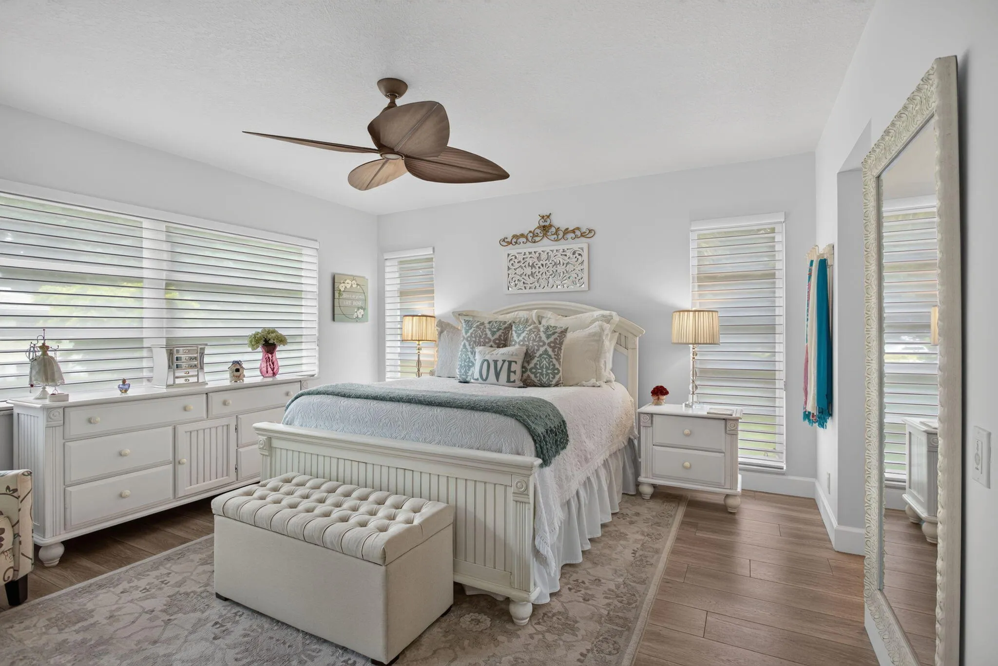 MAIN BEDROOM WITH EXTRA WINDOWS