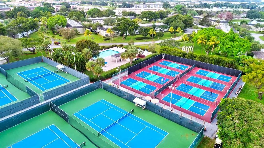 TENNIS & PICKLEBALL