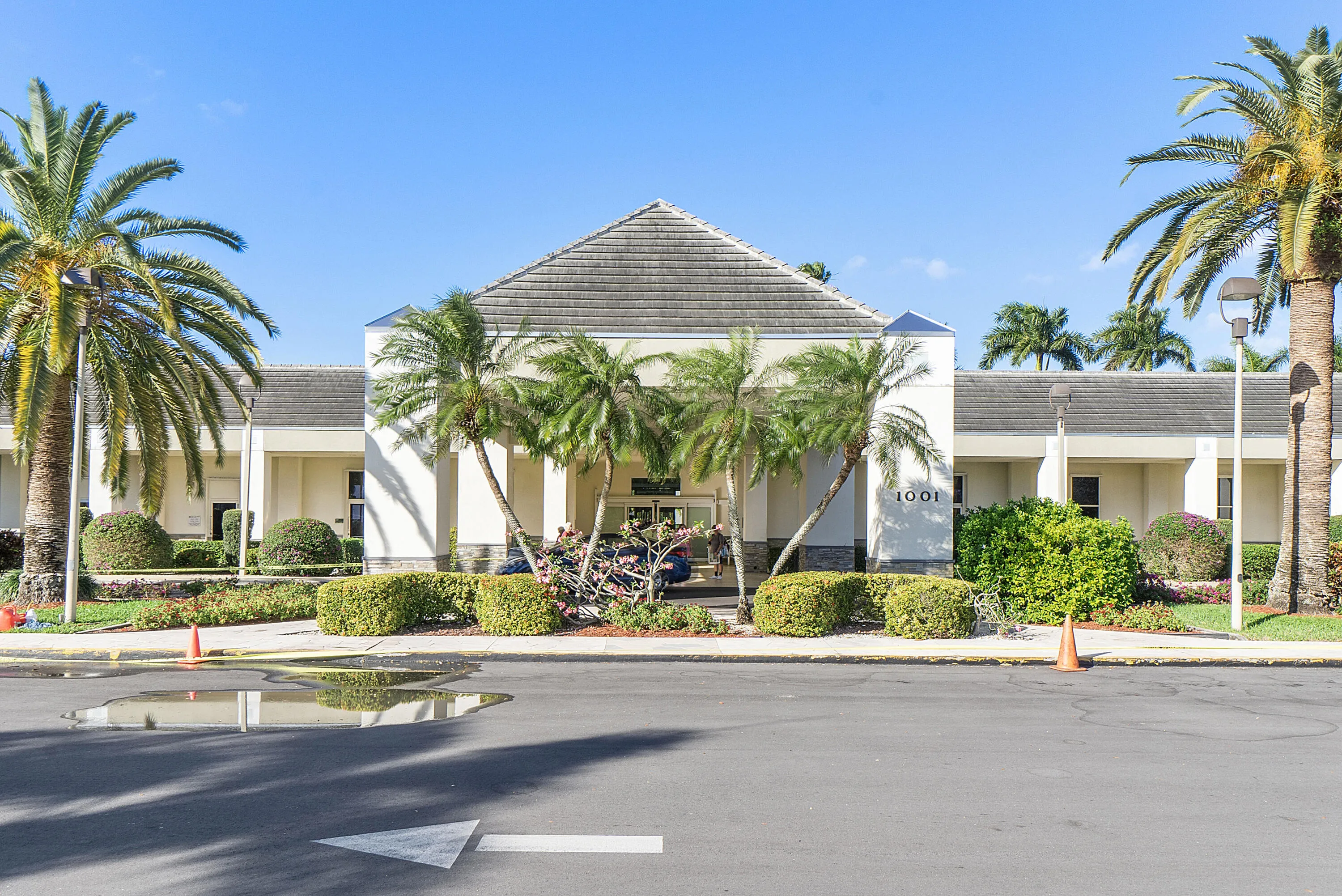 CLUBHOUSE