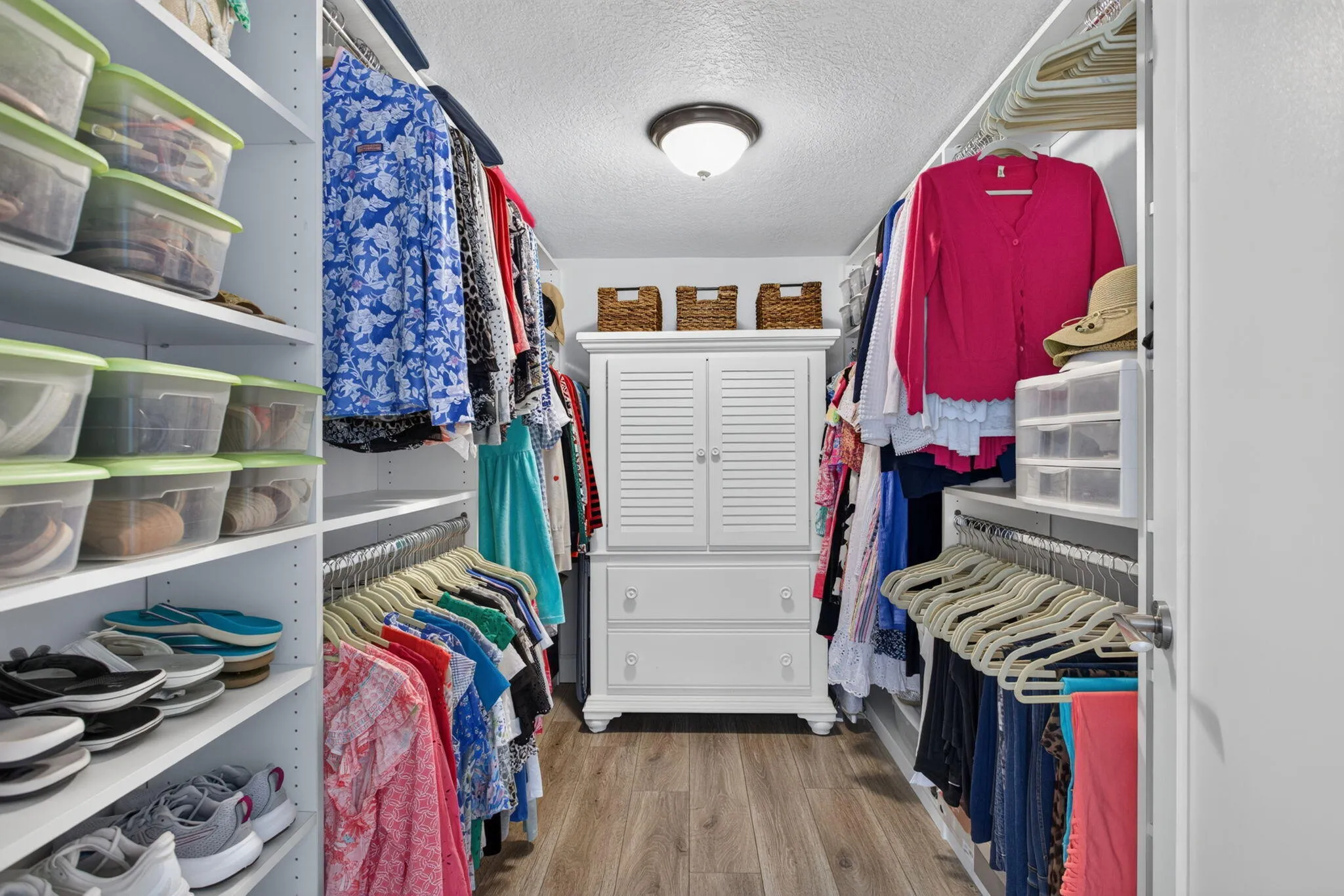 MAIN BEDROOM CUSTOM HUGE WALK-IN CLOSET