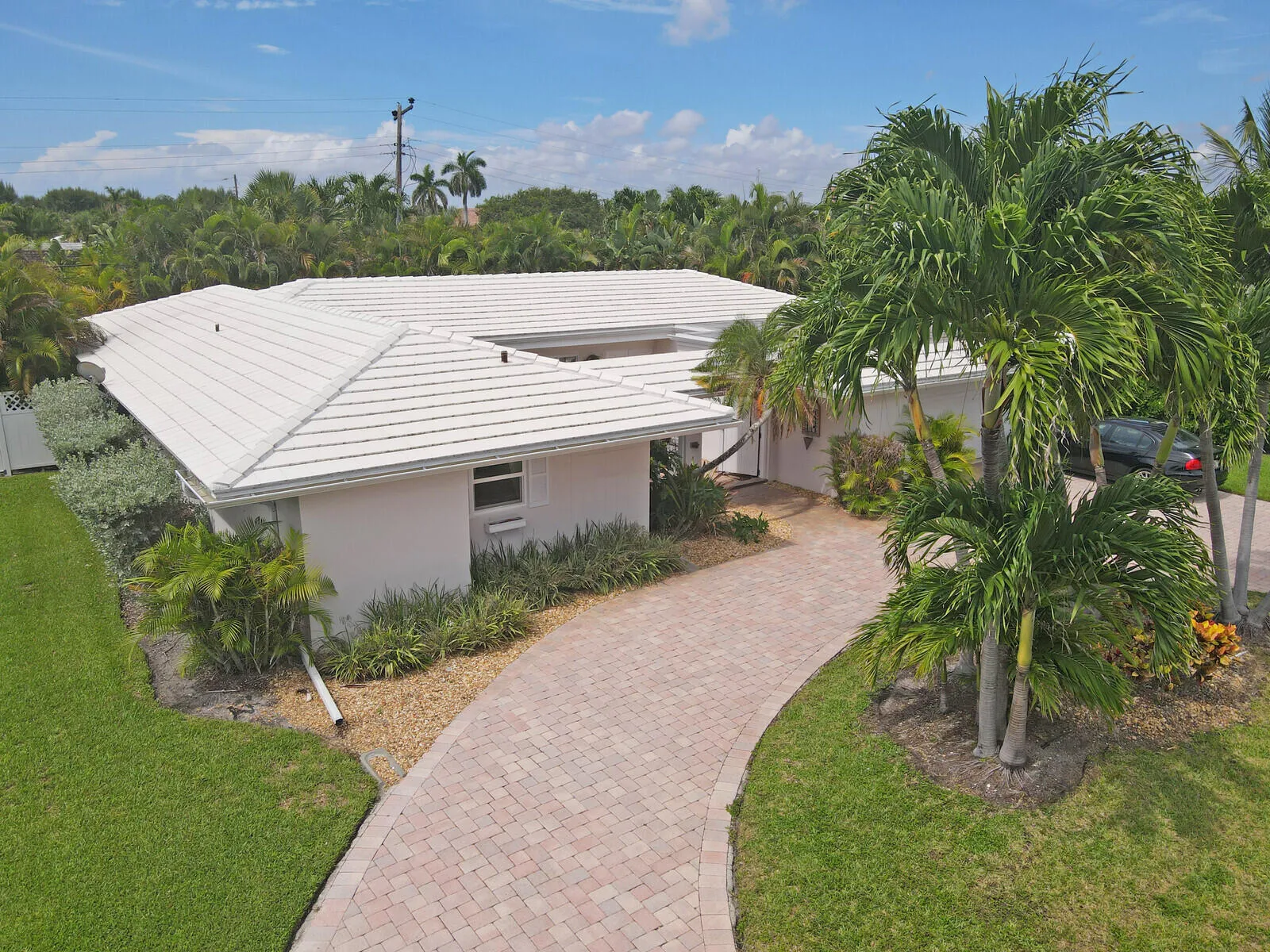 1211 Bimini